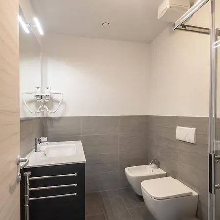 Virtual - Superior Milano Aparthotel 4*